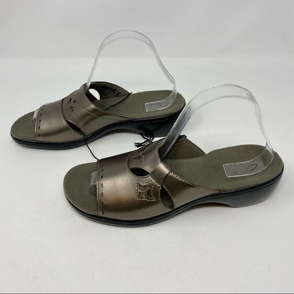 Clarks - NWOT! Leather Slides in Pewter (9) - Picture 1 of 15
